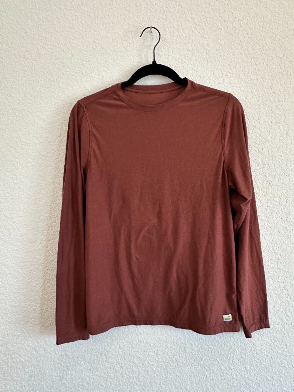 Vuori, Long Sleeve, Crew Neck Rust Colored Shirt, Small